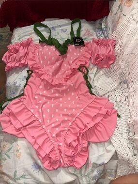 Look Berry Cute & Feel Secure
